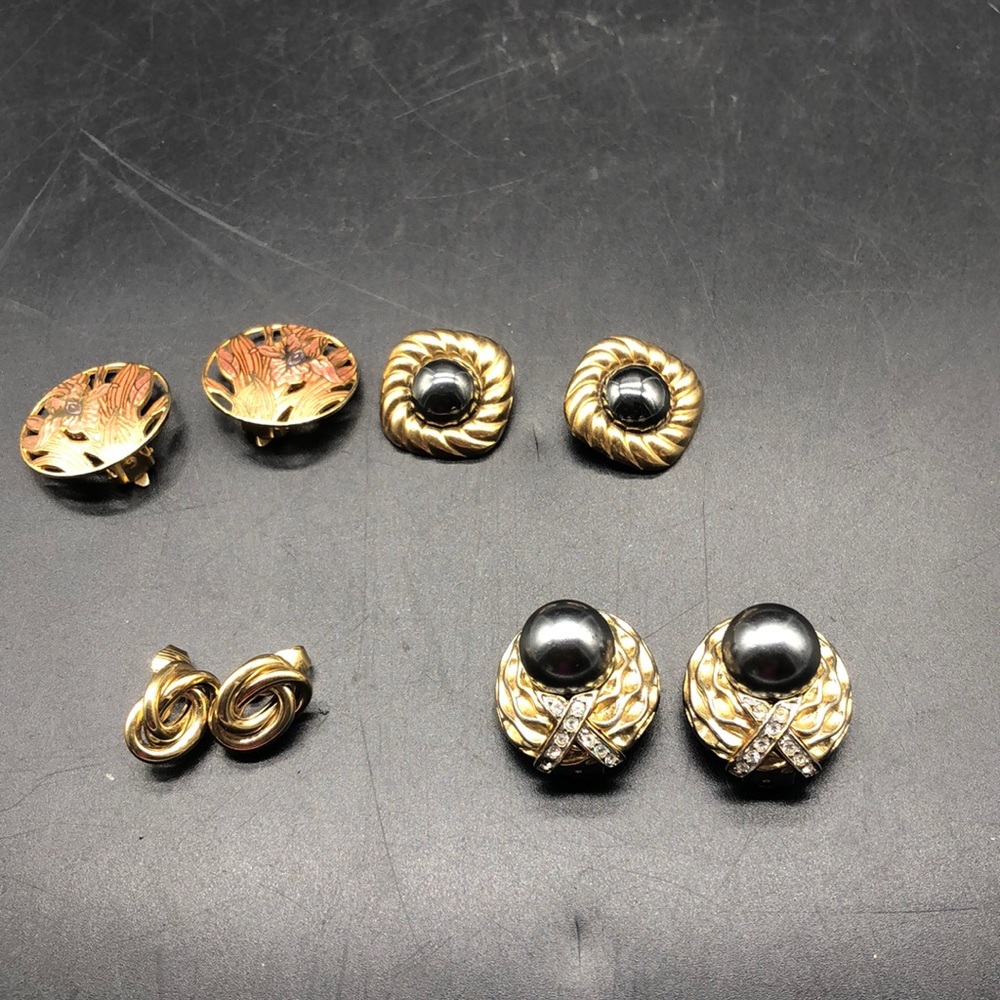 4 pairs Vintage Clip Earrings